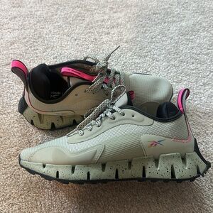 New with Tag NWT- Reebok Dynamica Sneakers